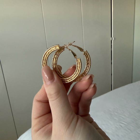 Elegant Gold Hoop Earrings - Picture 2 of 2
